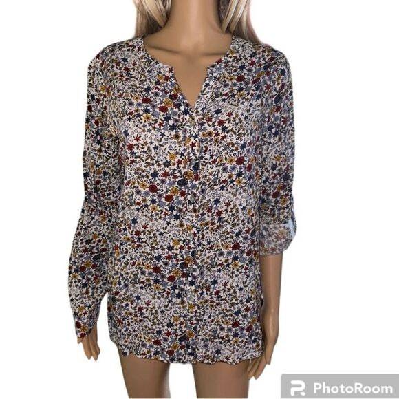 Jane and Delancey Bright Floral Hi Lo ButtonUp with Roll Tab Sleeves NWOT sz M - Picture 1 of 6
